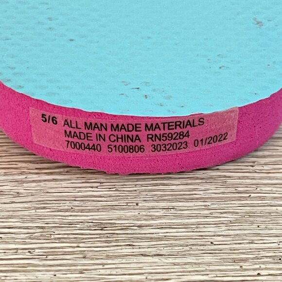 New The Children's Place Flip Flop Sandals Foil Metallic Gold Pineapple 5/6 - Picture 8 of 9